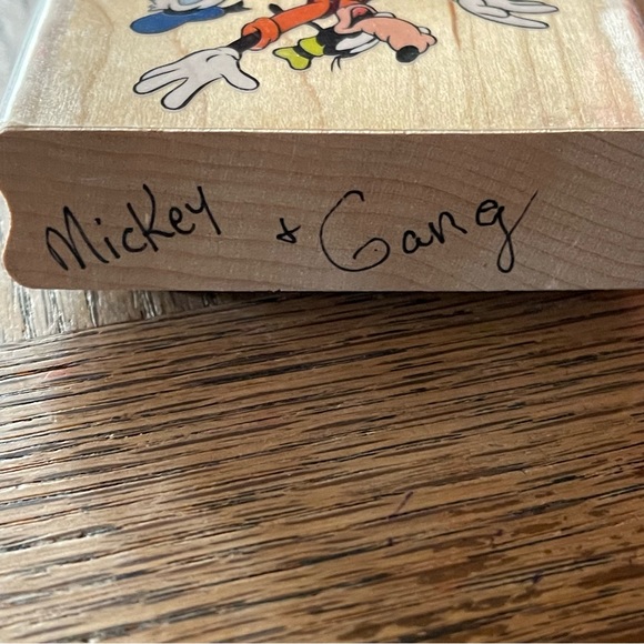 RUBBERSTAMPEDE DISNEY MICKEY & THE GANG RUBBER STAMPS RETIRED 378-F PRE OWNED. - Picture 8 of 8